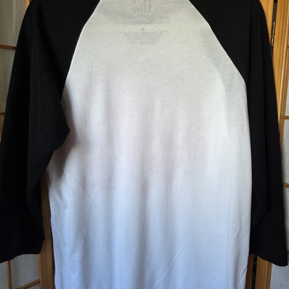 NEW WOMENS "THE WHO" LAST US TOUR 2025 WHITE WITH BLACK LONG SLEEVES TOP MEDIUM - Picture 3 of 4